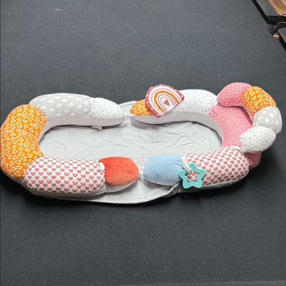 MIIMER 2 -in -1 -tummy time baby mat and seated tummy time pillow - Picture 9 of 11